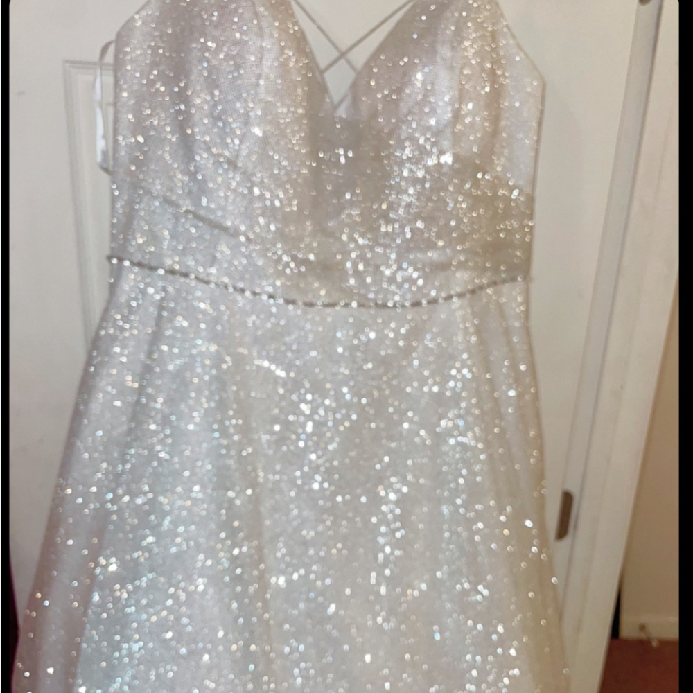 Never worn-wedding dress -house of wu